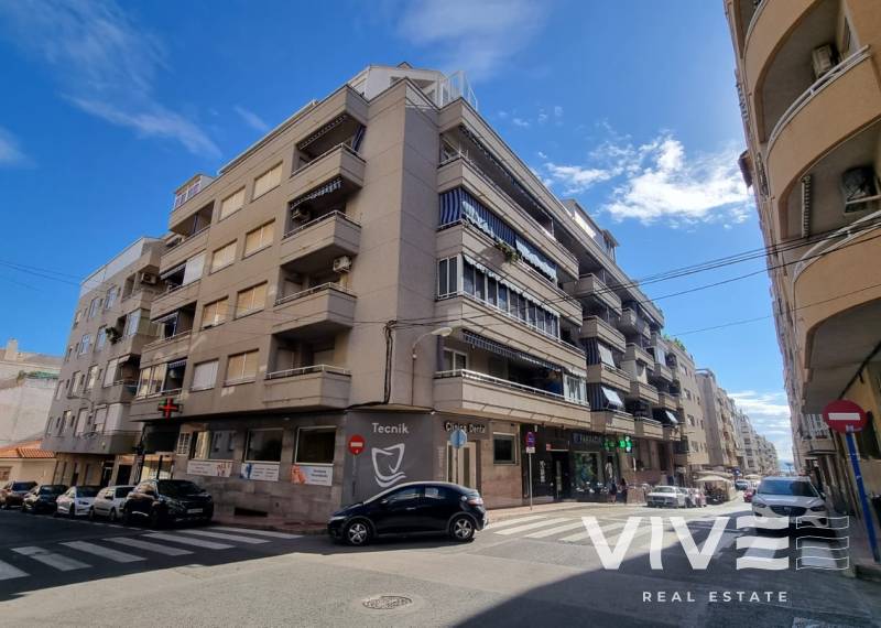 Apartamento - Segunda mano - Torrevieja - Pueblo - Centro