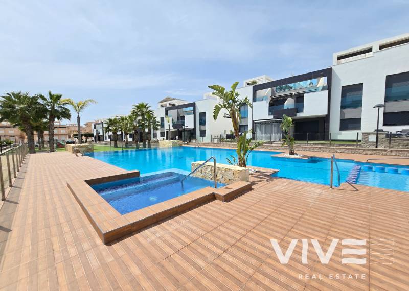 Apartment / Flat * - Segunda mano - Orihuela Costa - Punta Prima *