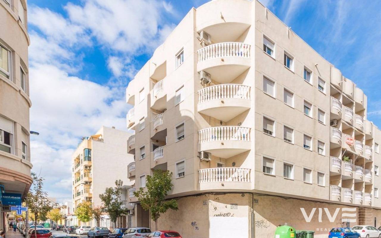 Apartment - Resale - Torrevieja - PF-96635