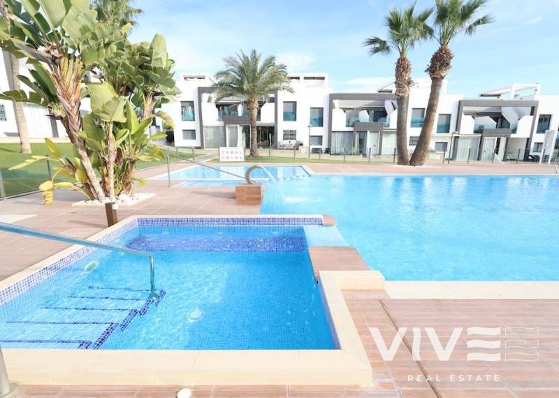 Apartment / Wohnung - Verkauf - Orihuela Costa - La Zenia
