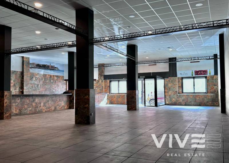 Business Premise - Försäljning  - Torrevieja - Torrevieja