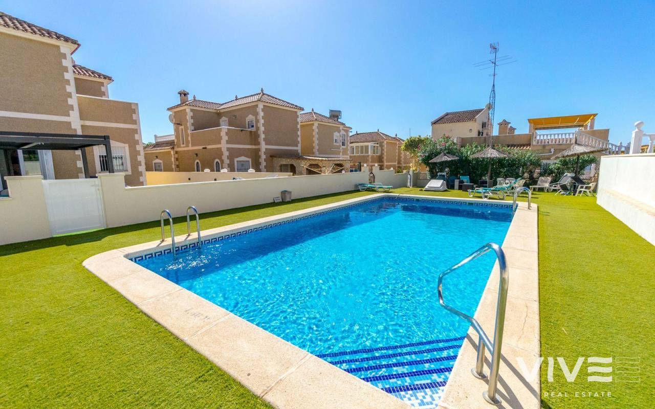 Casa - Försäljning  - Orihuela Costa - 57498
