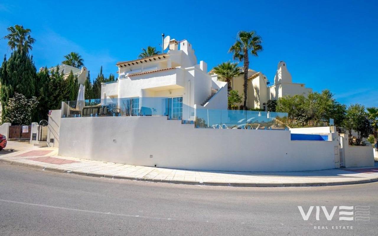 Detached Villa - Försäljning  - Orihuela Costa - 44494
