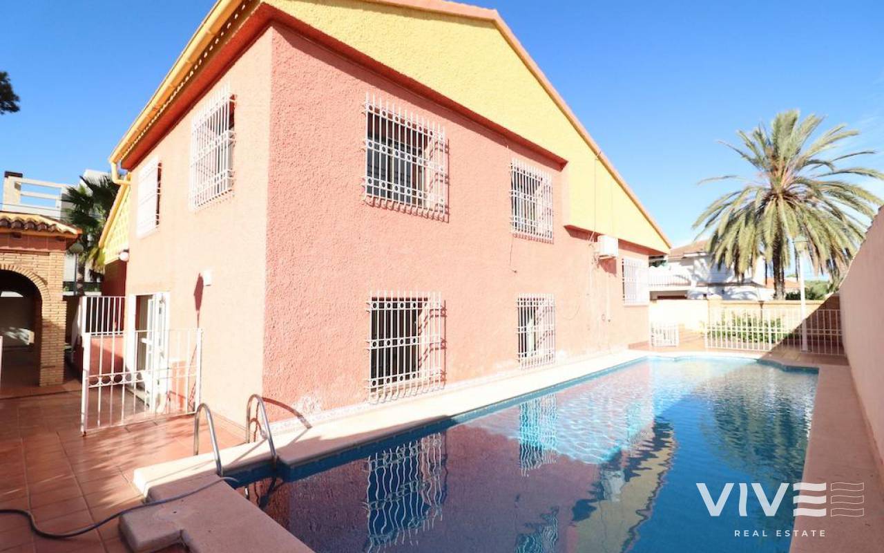 Detached Villa - Försäljning  - Orihuela Costa - 83456