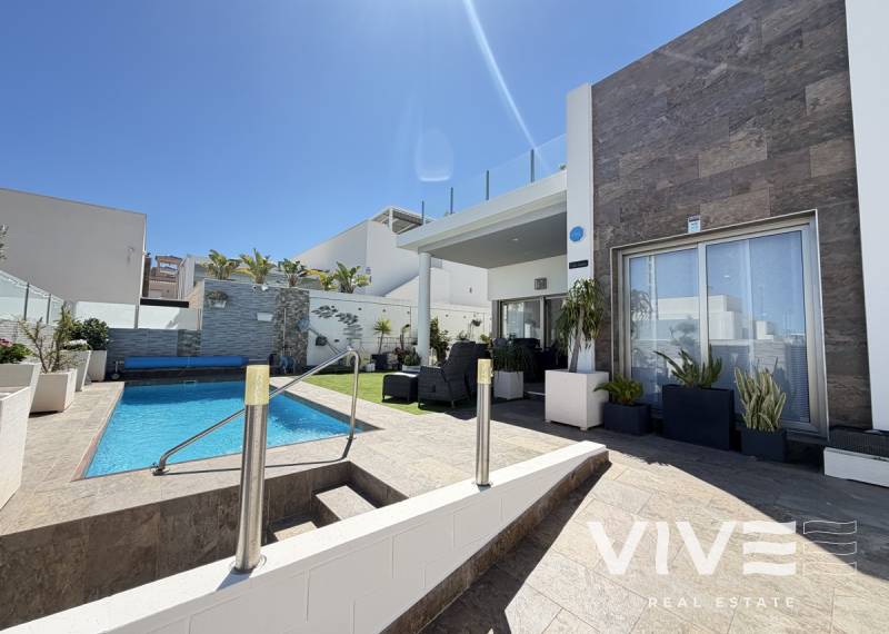 Detached Villa - Försäljning  - Orihuela Costa - Villamartin