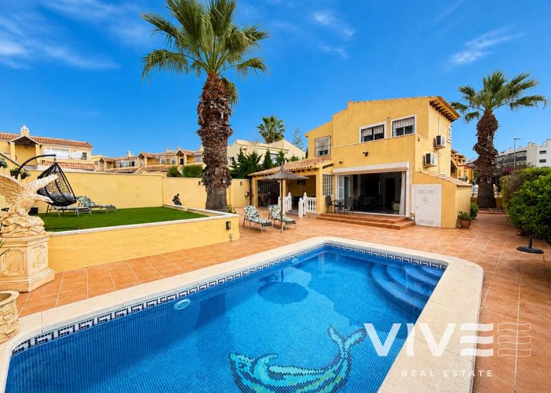 Detached Villa - Försäljning  - Orihuela Costa - Villamartin