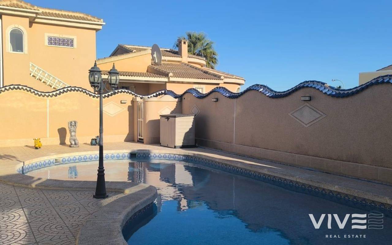 Detached Villa - Försäljning  - Rojales - RECOL06