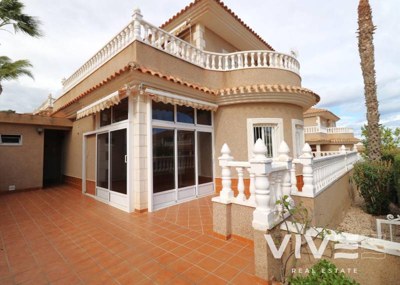 Detached Villa - Försäljning  - Torrevieja - Los Balcones - Los Altos del Edén