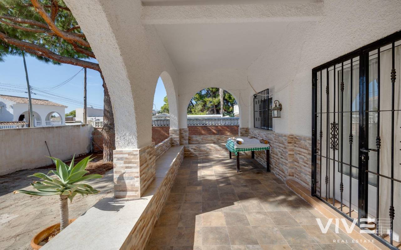 Detached Villa - Försäljning  - Torrevieja - PRI-82635