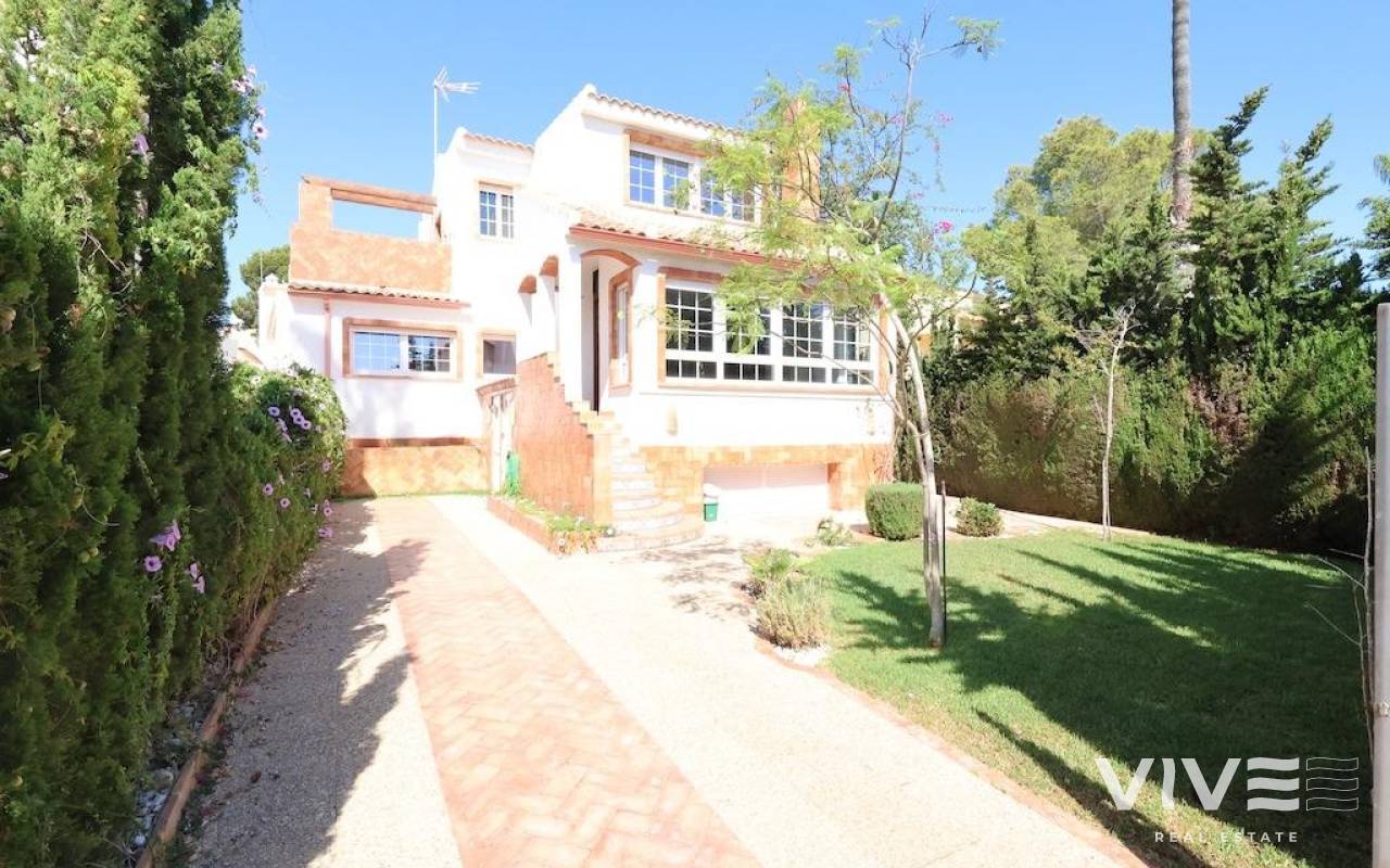 Detached Villa - Resale - Orihuela Costa - 12843