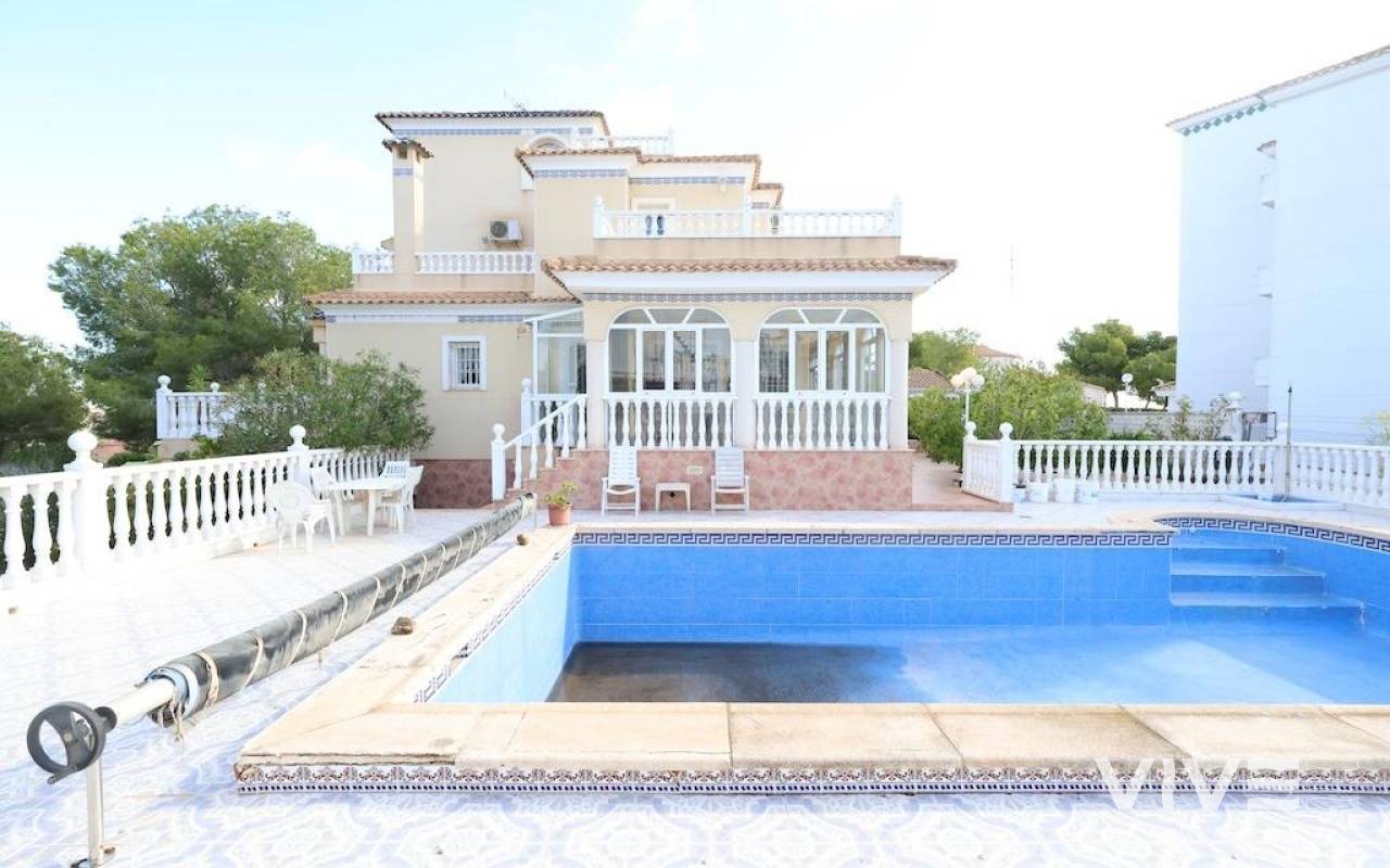 Detached Villa - Resale - Orihuela Costa - 41694