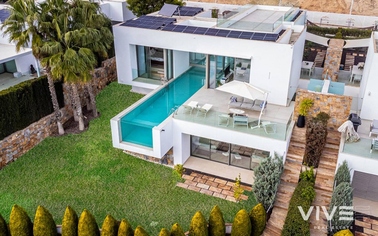 Detached Villa - Resale - Orihuela Costa - 64705