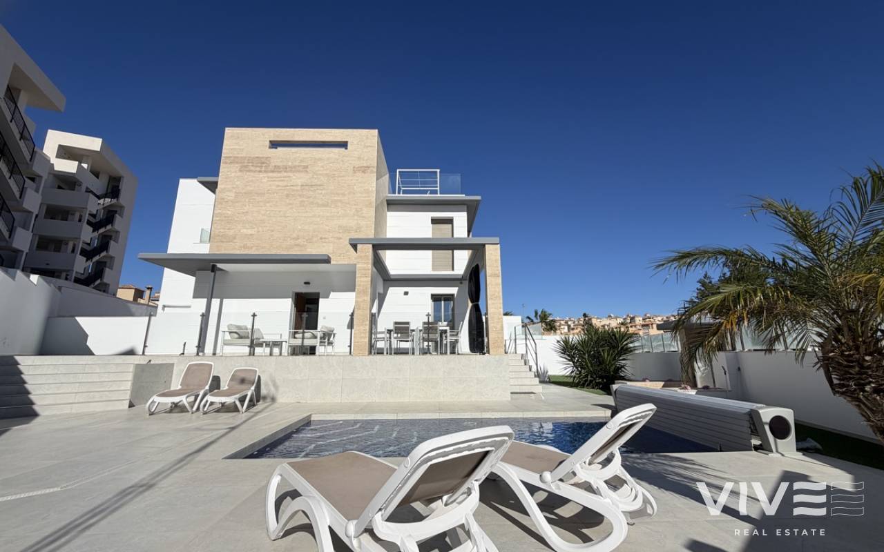 Detached Villa - Resale - Orihuela Costa - DOLP-56383