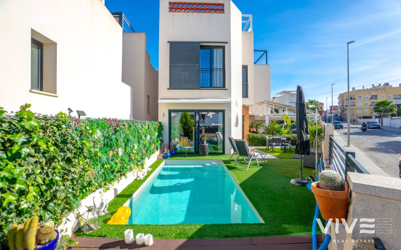Detached Villa - Segunda mano - Benijófar - LRE-99932