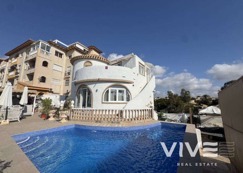 Detached Villa - Segunda mano - Orihuela Costa - La Zenia