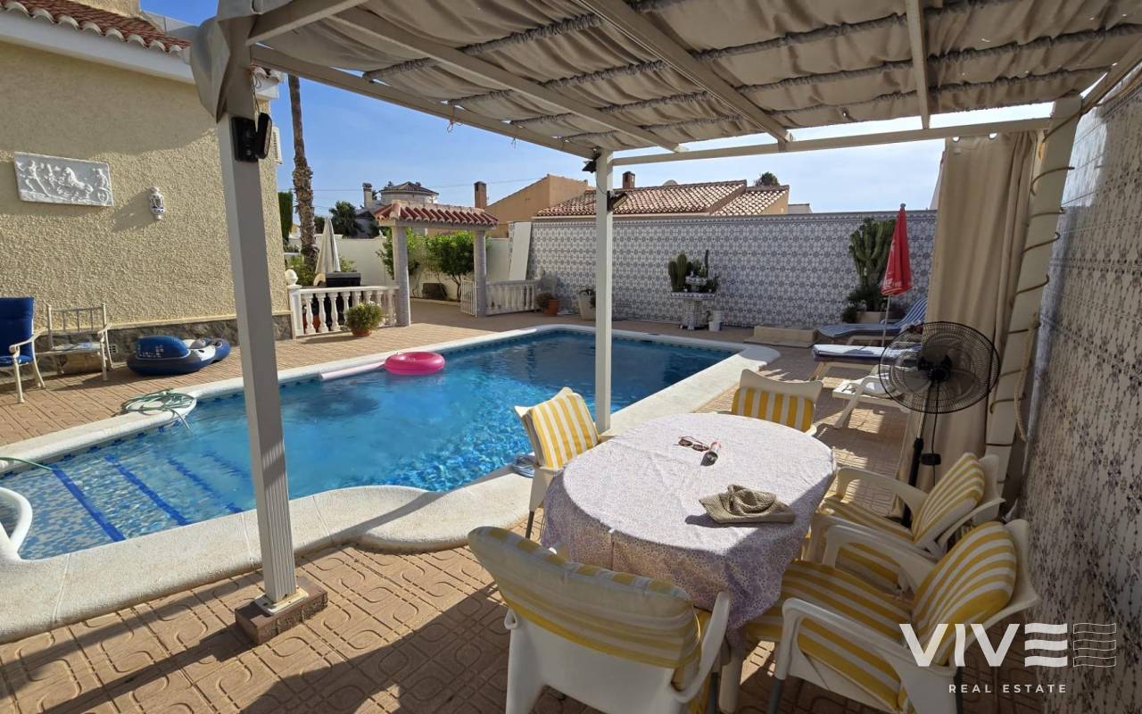 Detached Villa - Segunda mano - Torrevieja - 22517