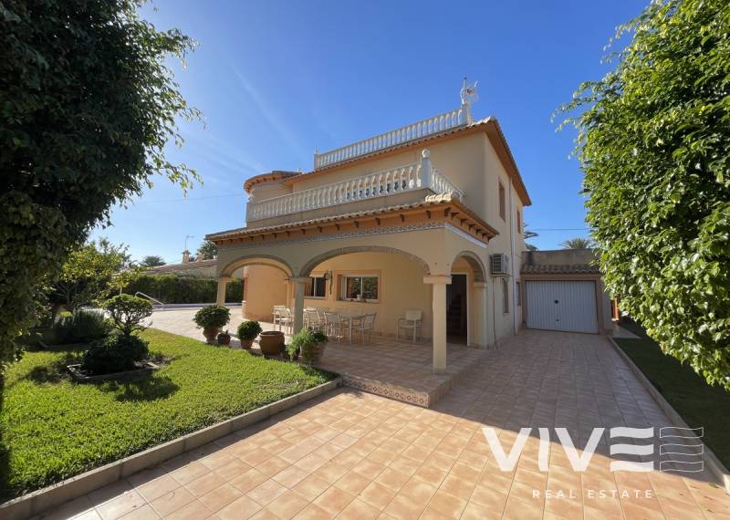 Detached Villa - Verkauf - Orihuela Costa - Cabo Roig