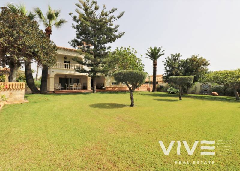 Detached Villa - Verkauf - Orihuela Costa - Cabo Roig