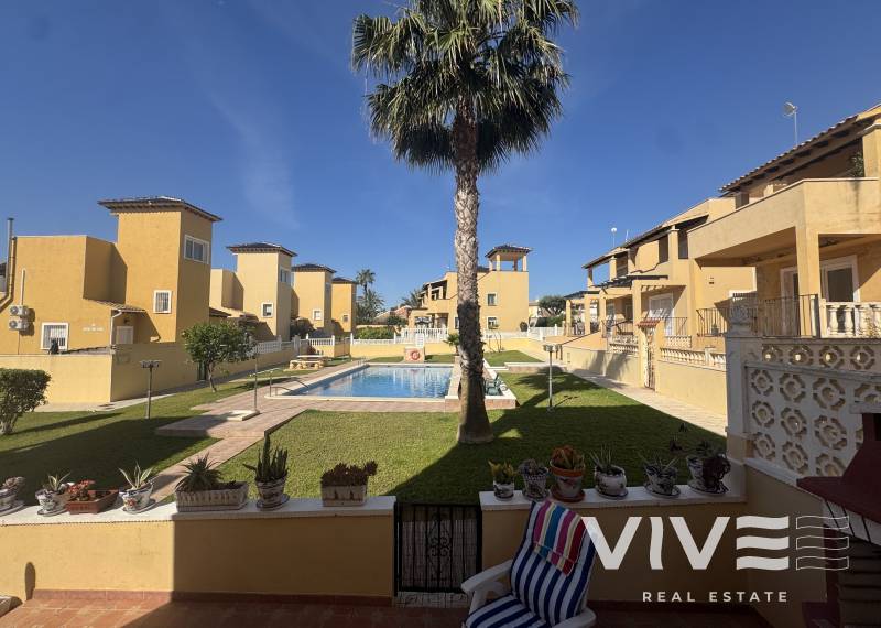 Detached Villa - Verkauf - Orihuela Costa - Villamartin