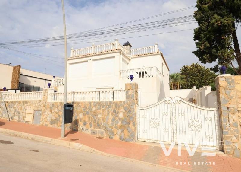 Detached Villa - Verkauf - Torrevieja - Los Balcones - Los Altos del Edén