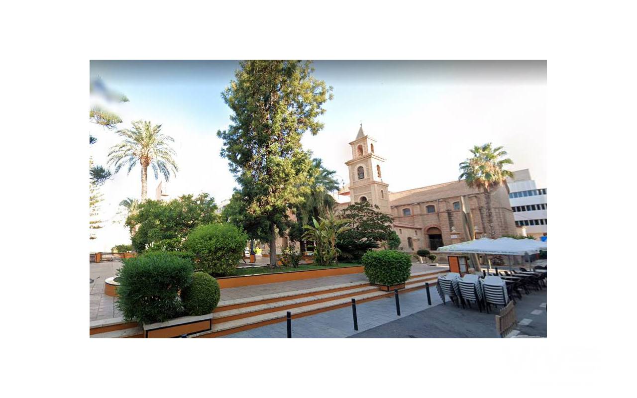 Gebäude - Verkauf - Torrevieja - RE0228