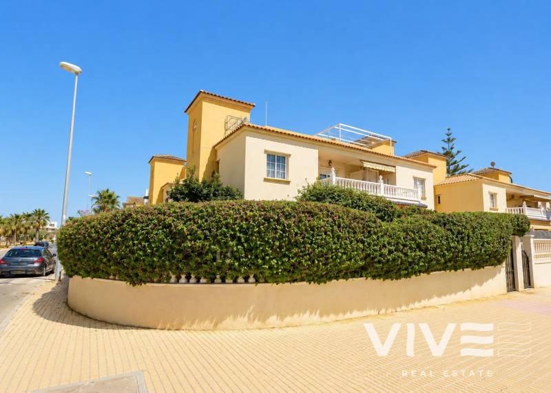 Lägenhet - Försäljning  - Orihuela Costa - Lomas de Cabo Roig