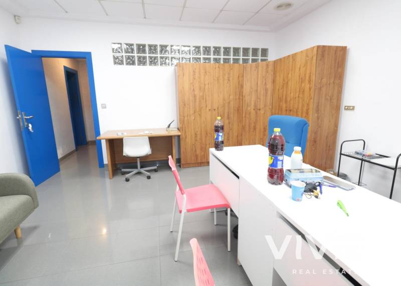 Local comercial - Alquiler a largo plazo - Torrevieja - Acequion