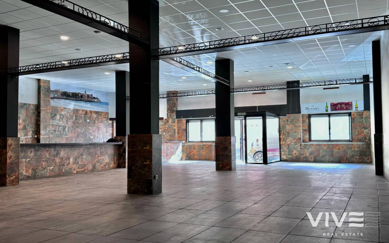 Local comercial - Segunda mano - Torrevieja - RE0243