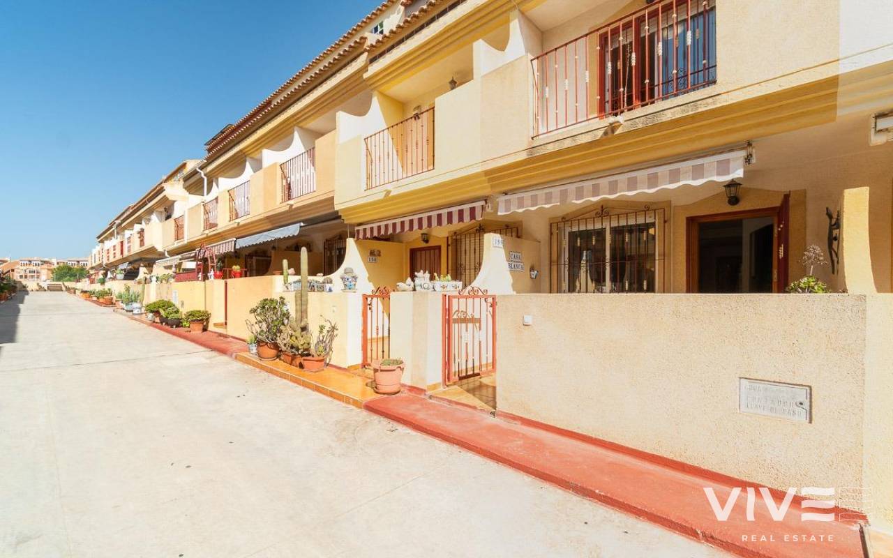 Terraced house - Resale - Orihuela Costa - PF-53019