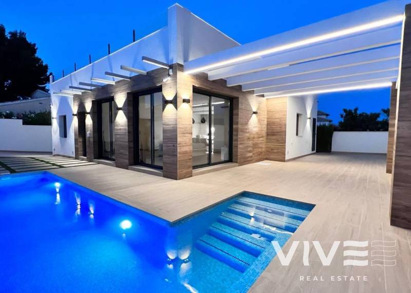 Villa - Försäljning  - Orihuela Costa - Villamartin