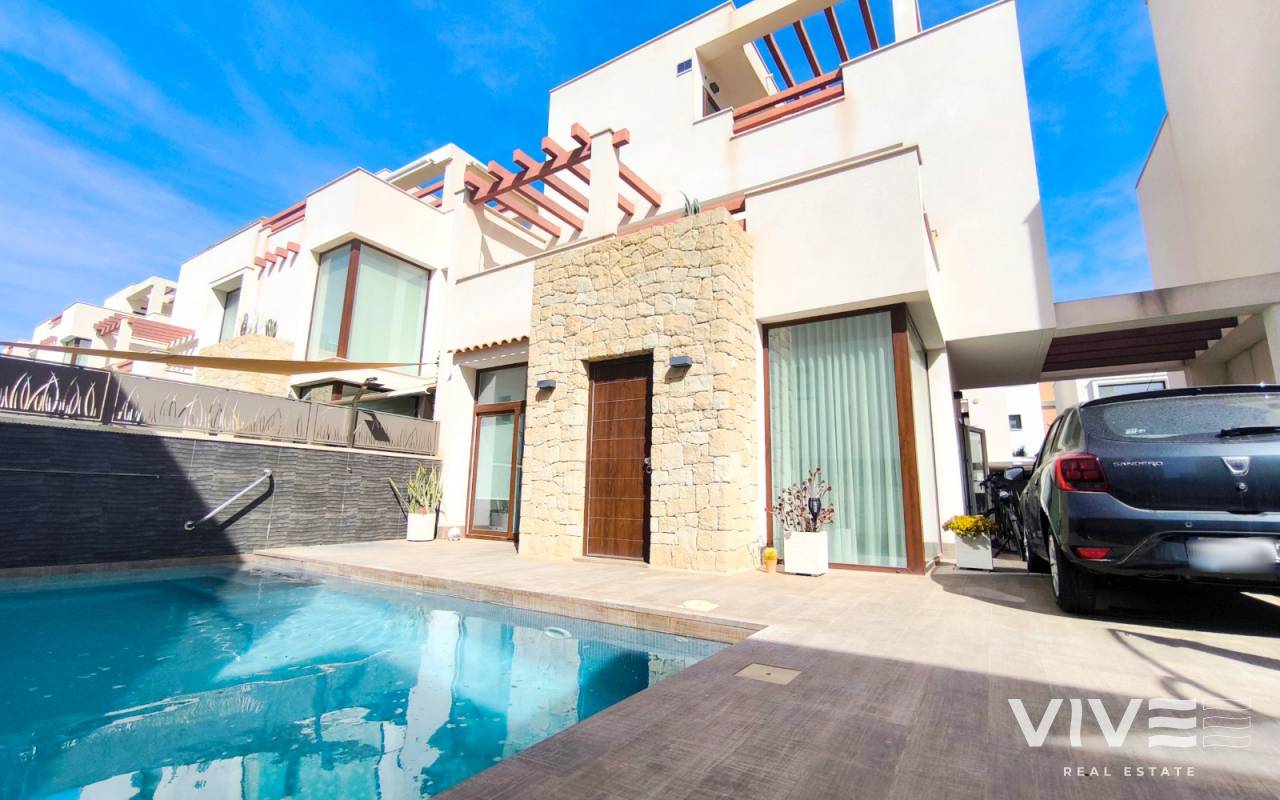 Villa - Försäljning  - Rojales - RE0305