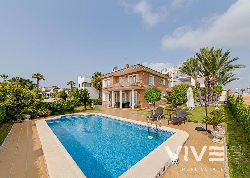 Villa - Försäljning  - Torrevieja - La veleta