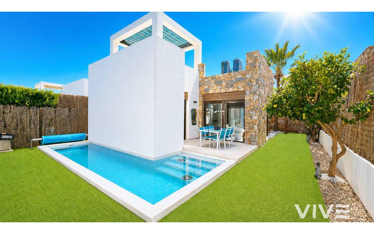 Villa - Resale - Orihuela Costa - 31994