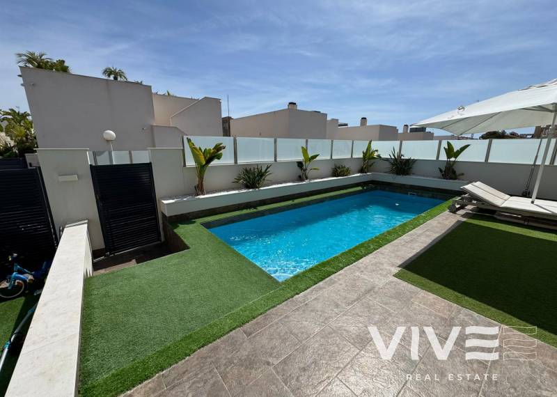 Villa - Resale - Orihuela Costa - Villamartin
