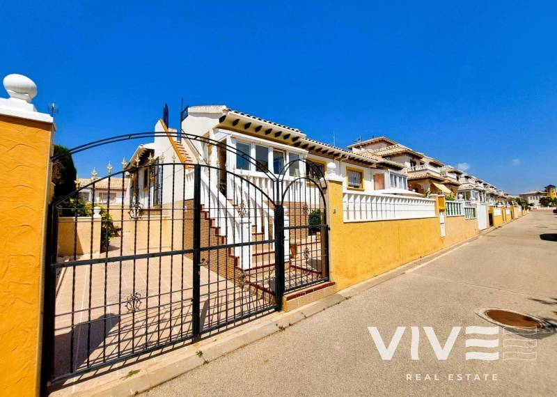 Villa - Segunda mano - Orihuela Costa - Lomas de Cabo Roig-Los Dolses