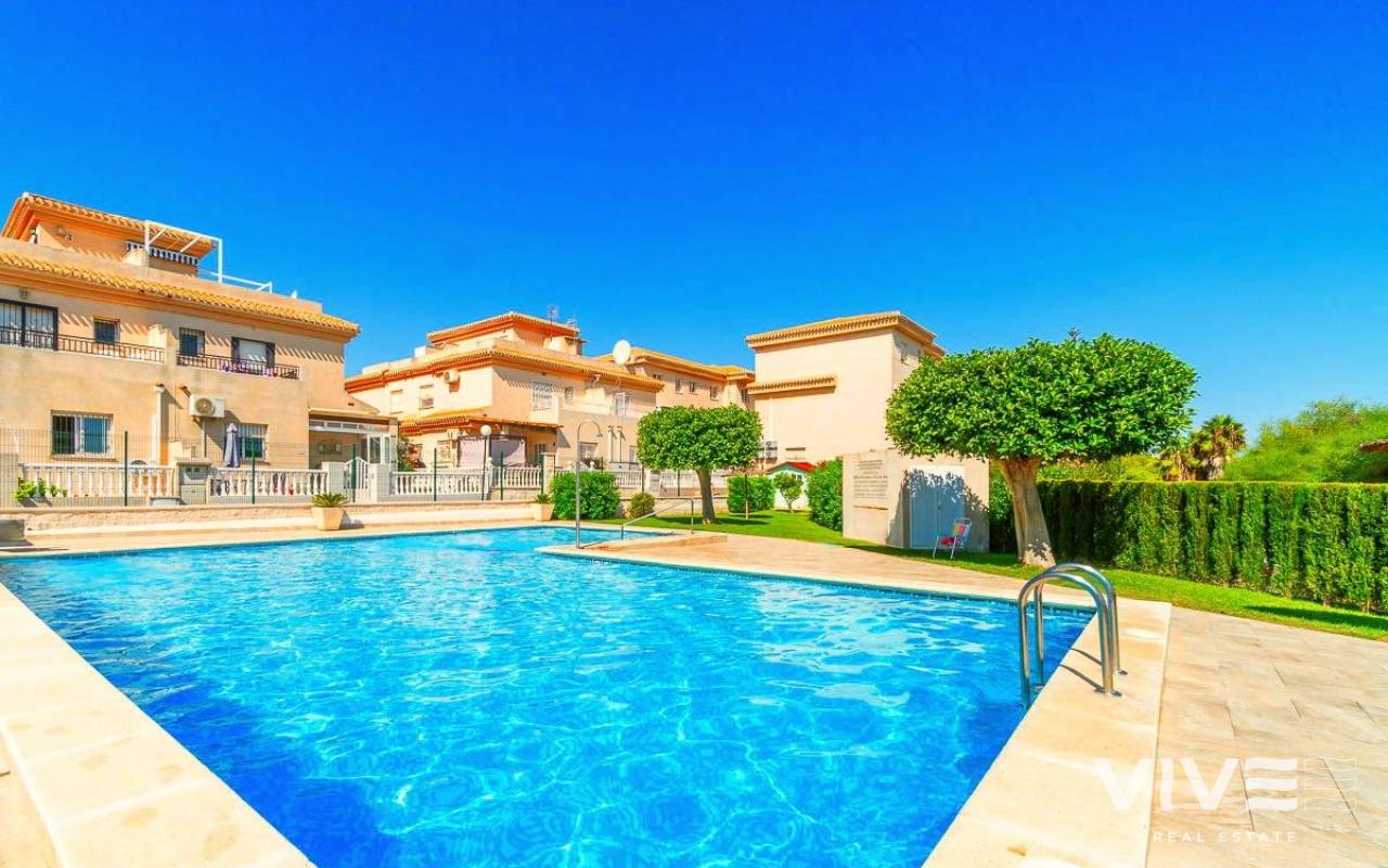 Villa - Segunda mano - Orihuela Costa - PF-19561