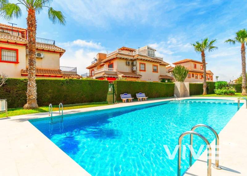 Villa - Verkauf - Orihuela Costa - Punta Prima