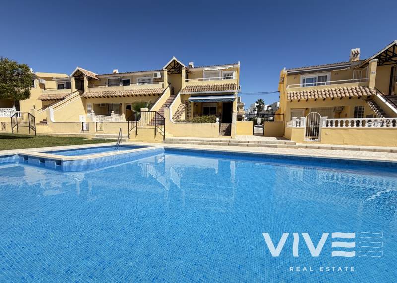 Wohnung - Verkauf - Orihuela Costa - Villamartin