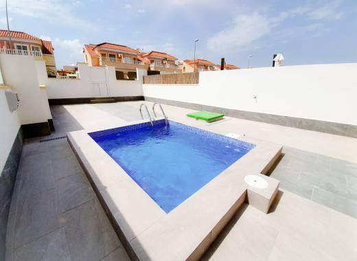 Casa con piscina en La Zenia, Orihuela Costa