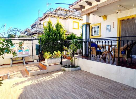 Casa con vistas al mar en Playa Flamenca cerca de Zenia