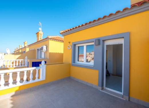 Villa with pool in La Zenia