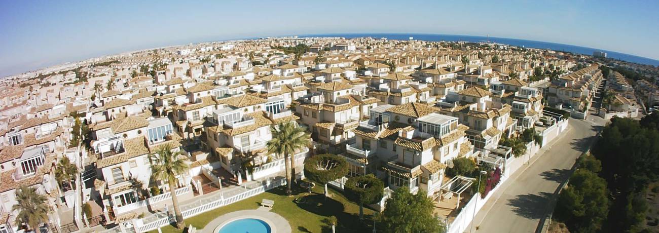 Casa con vistas al mar en Playa Flamenca cerca de Zenia