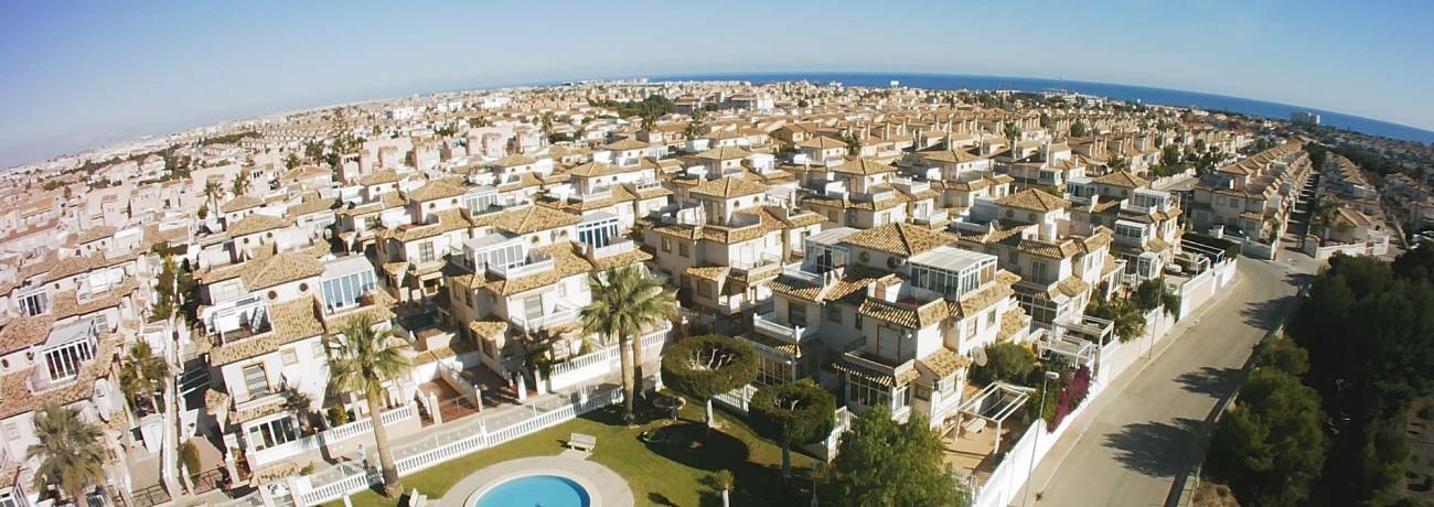 Casa con vistas al mar en Playa Flamenca cerca de Zenia