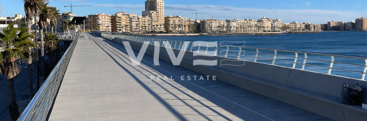Torrevieja opens the first rehabilitated section of the Levante Breakwater to the public