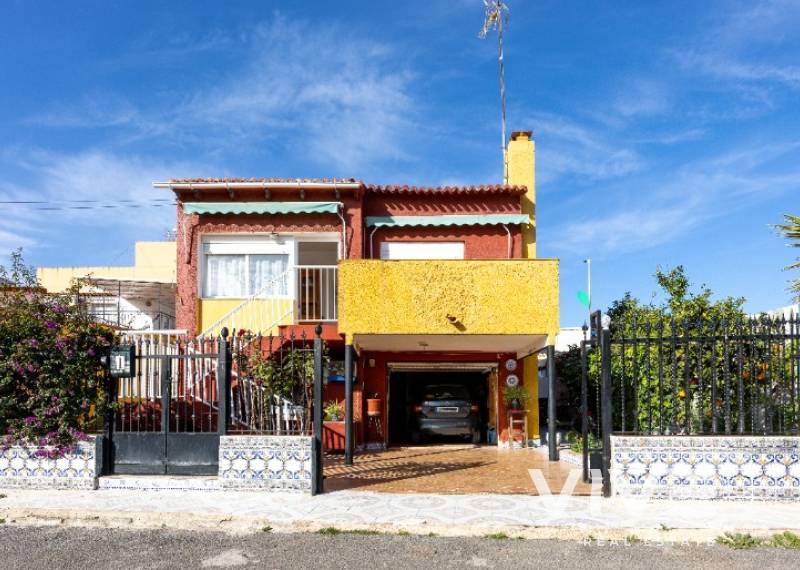 Detached Villa - Resale - Torrevieja - Punta Prima