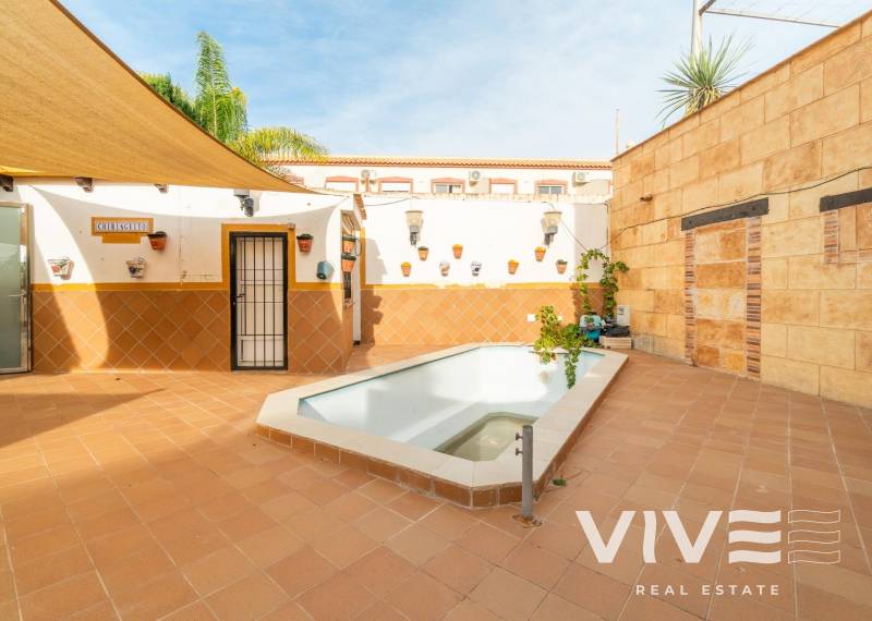 Detached Villa - Resale - Torrevieja - Los altos